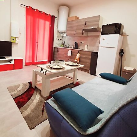 Le Sully Apartamento Nîmes Exterior foto